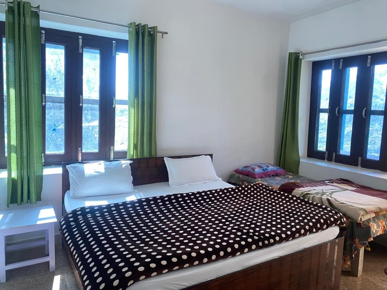 Homestay w/ Home Meals & Views in Birthi, Uttarakhand 2