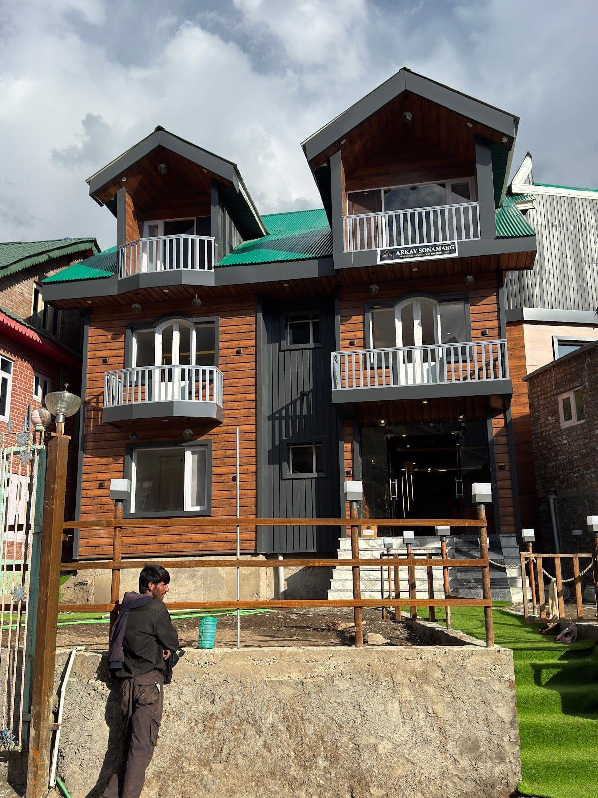 Valley View Homestay w/ Home Meals, J&K in Sonamarg, J&K 8