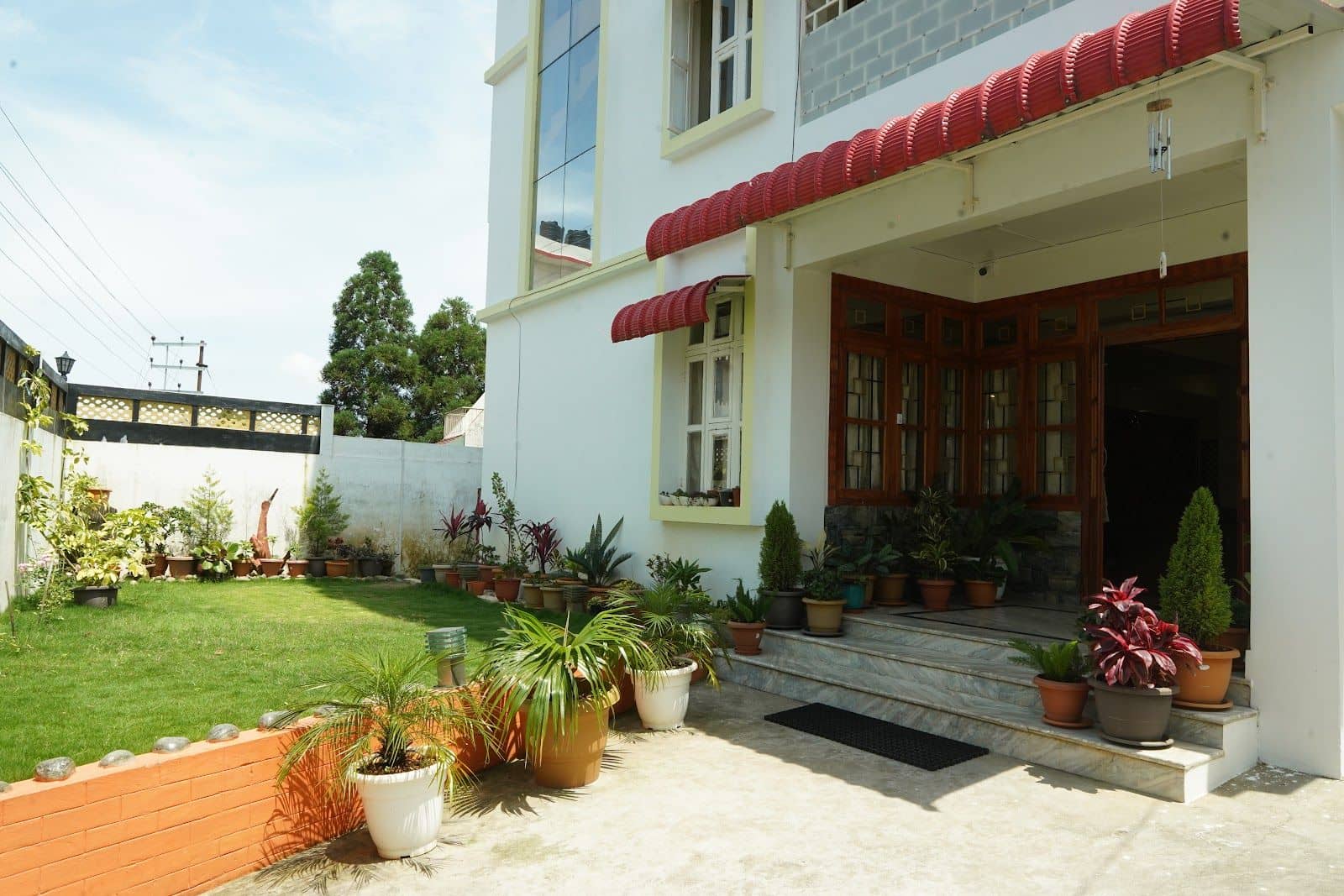 Meghalaya Adventure: Friends Group Trip — accommodation and destination highlights