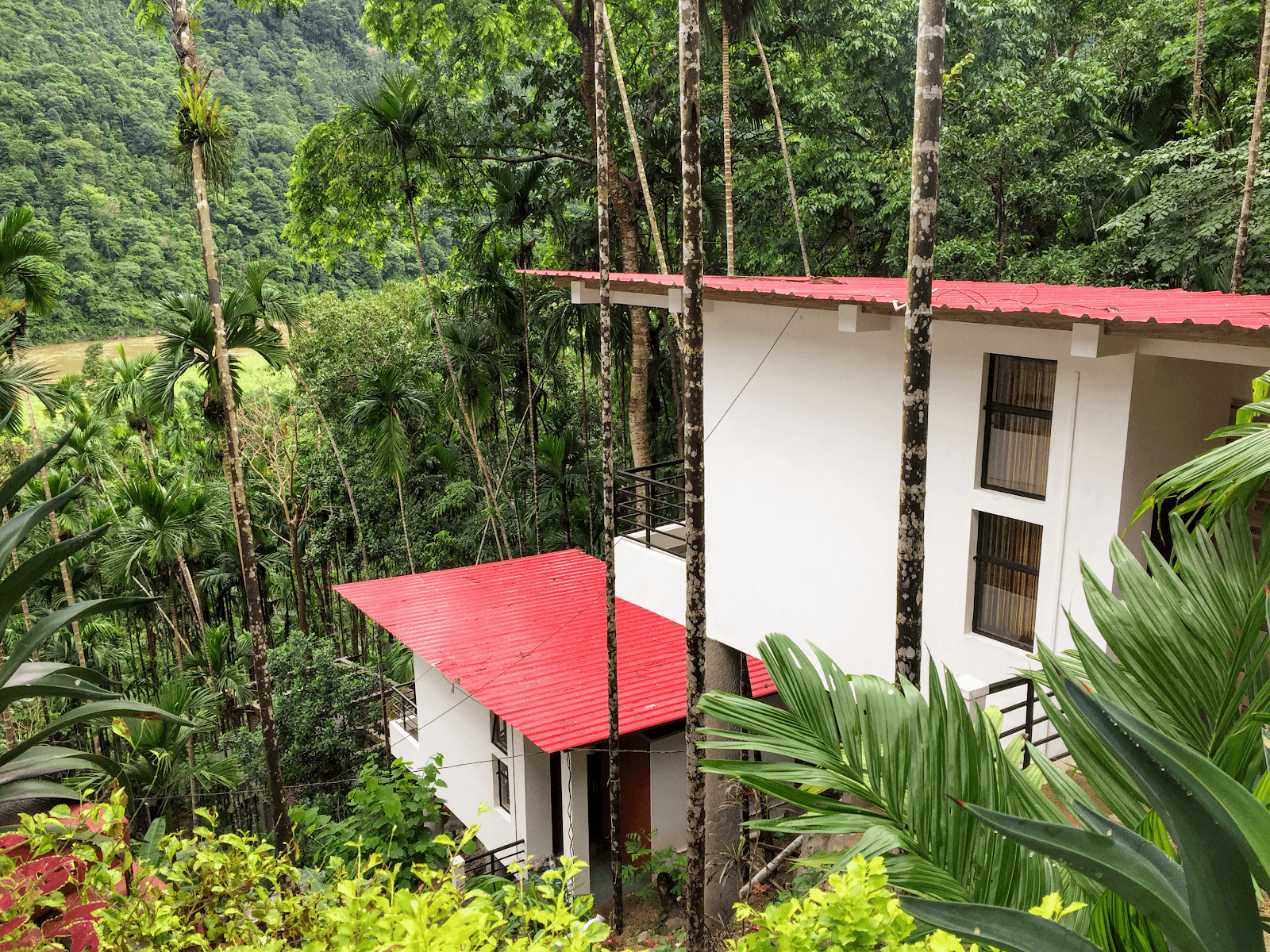 A Sanctuary: Nature, Views & Adventure - Shnongpdeng