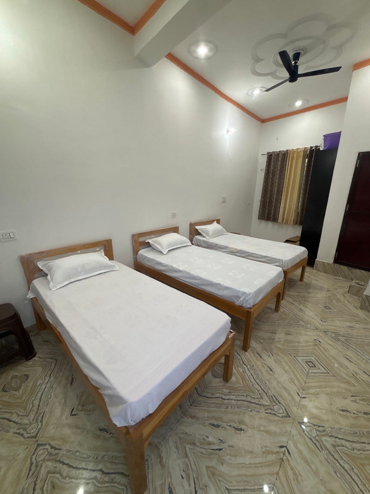 Clean Homestay w/ Market Access & Meals in Chaukhutiya, Uttarakhand 5