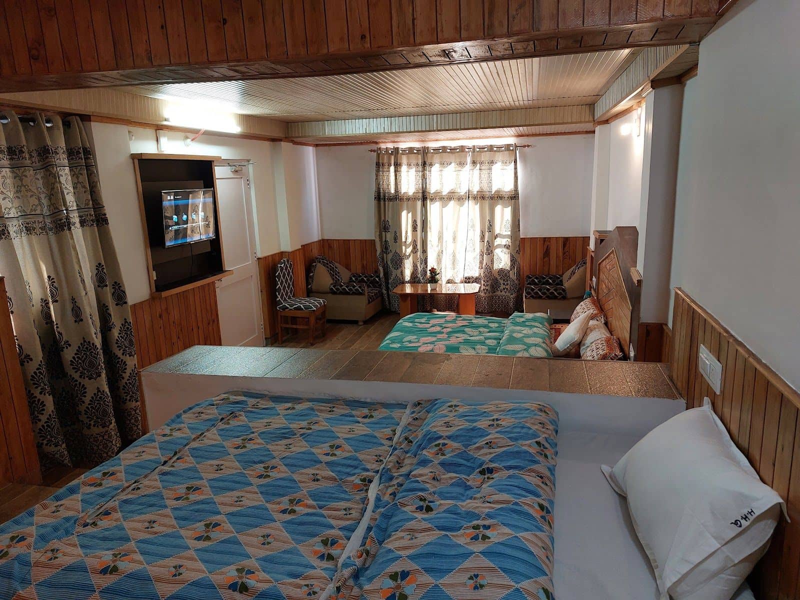 Family Homestay w/ Home Meals & Garden, HP - Banjar, HP photo 3