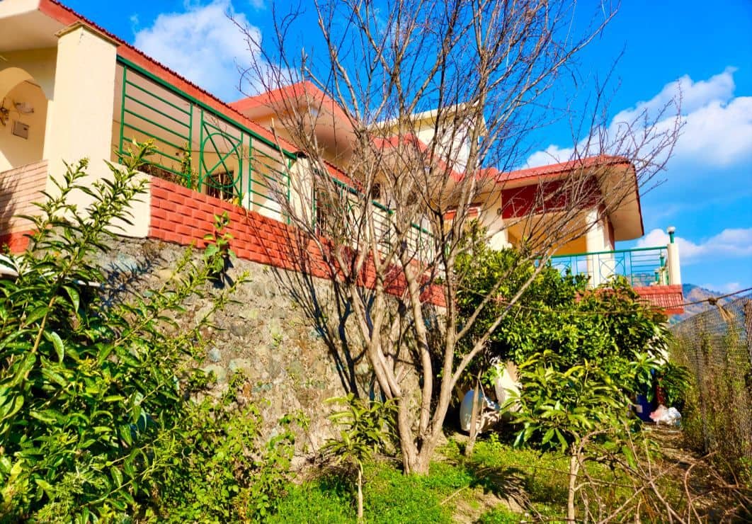 Spacious Homestay w/ Birdsong & Views, UT - Uttarakhand