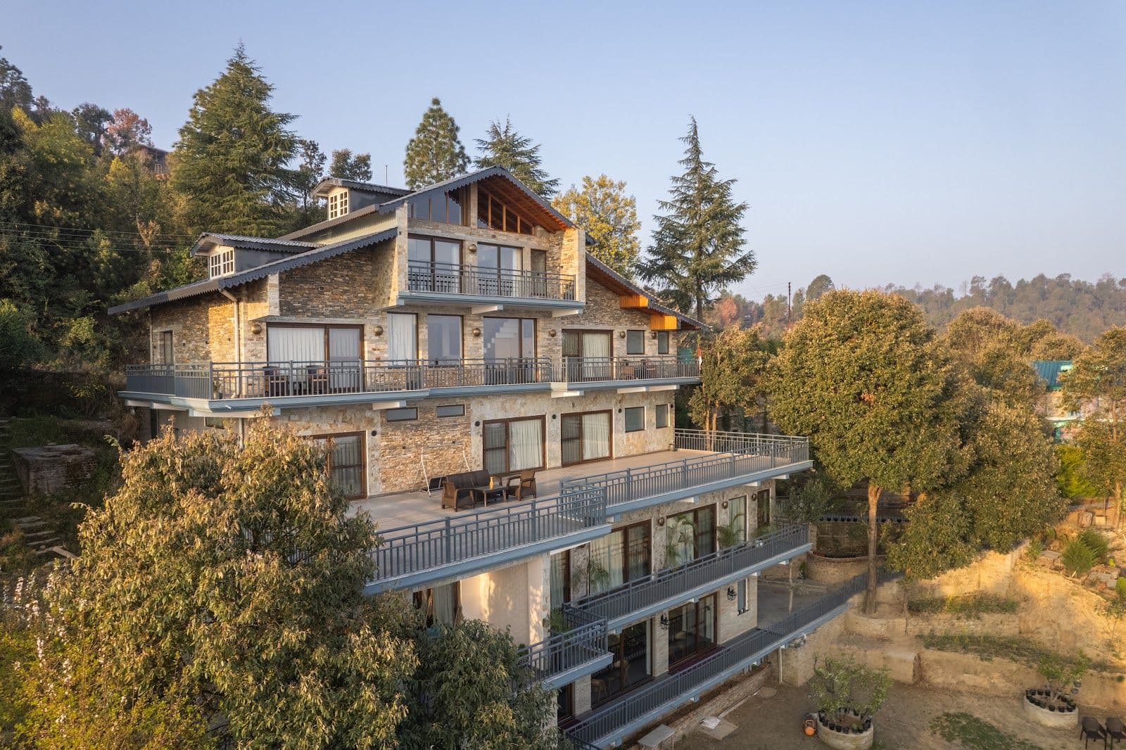 Villa w/ Himalayan Views & Kumaoni Meals in Mukteshwar, Uttarakhand 1