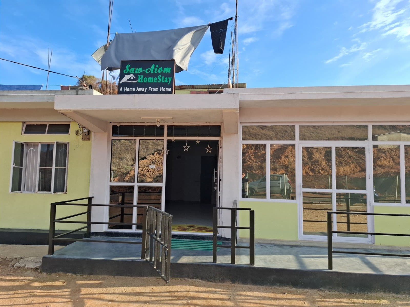 Isolated Homestay w/ Guide Host & Meals, ME in Mawlynnong 1