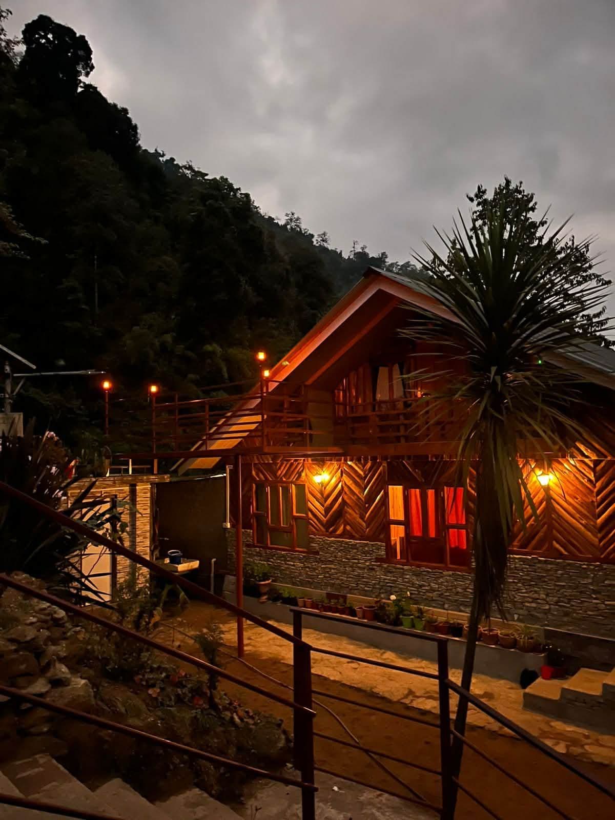 Authentic Homestay w/ Kanchenjunga & Stargazing in Yuksom 8