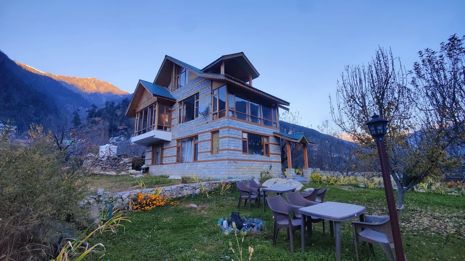 3BR Villa w/ Home Meals & Snowfall, HP - Manali, HP