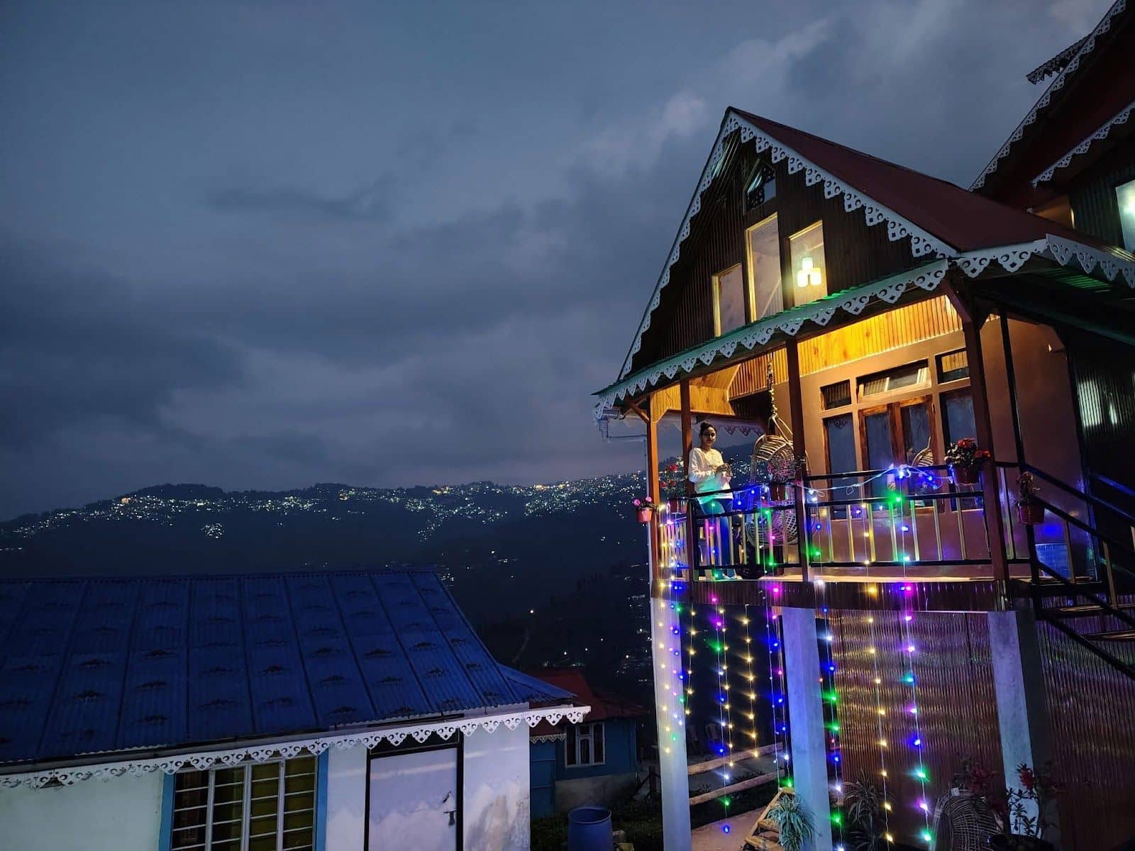 See Kanchanjunga, tea estate w/ all meals included - Khasmahal photo 4