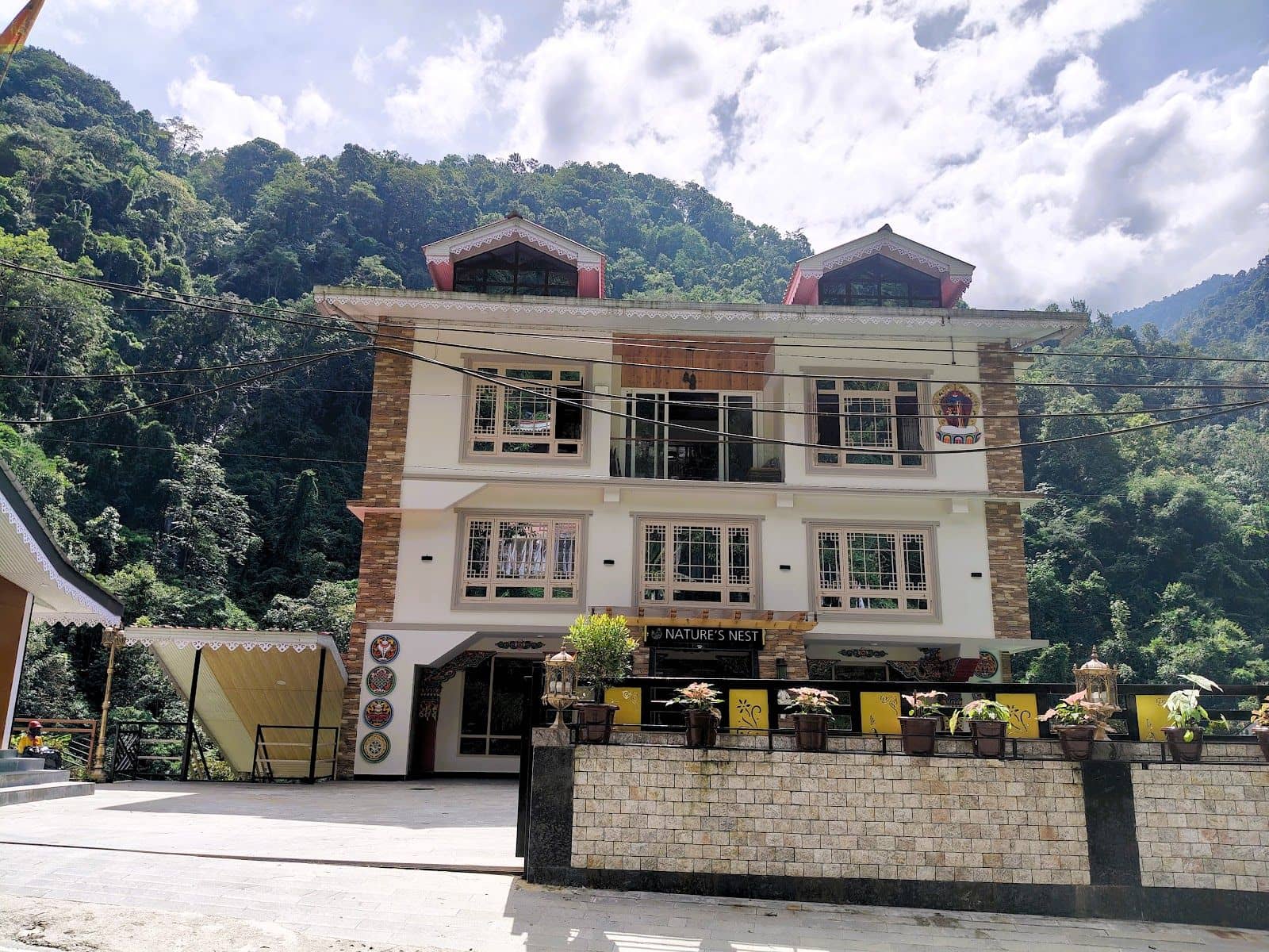 Immaculate Resort w/ Hill Views & Home Food - Silk Route photo 5