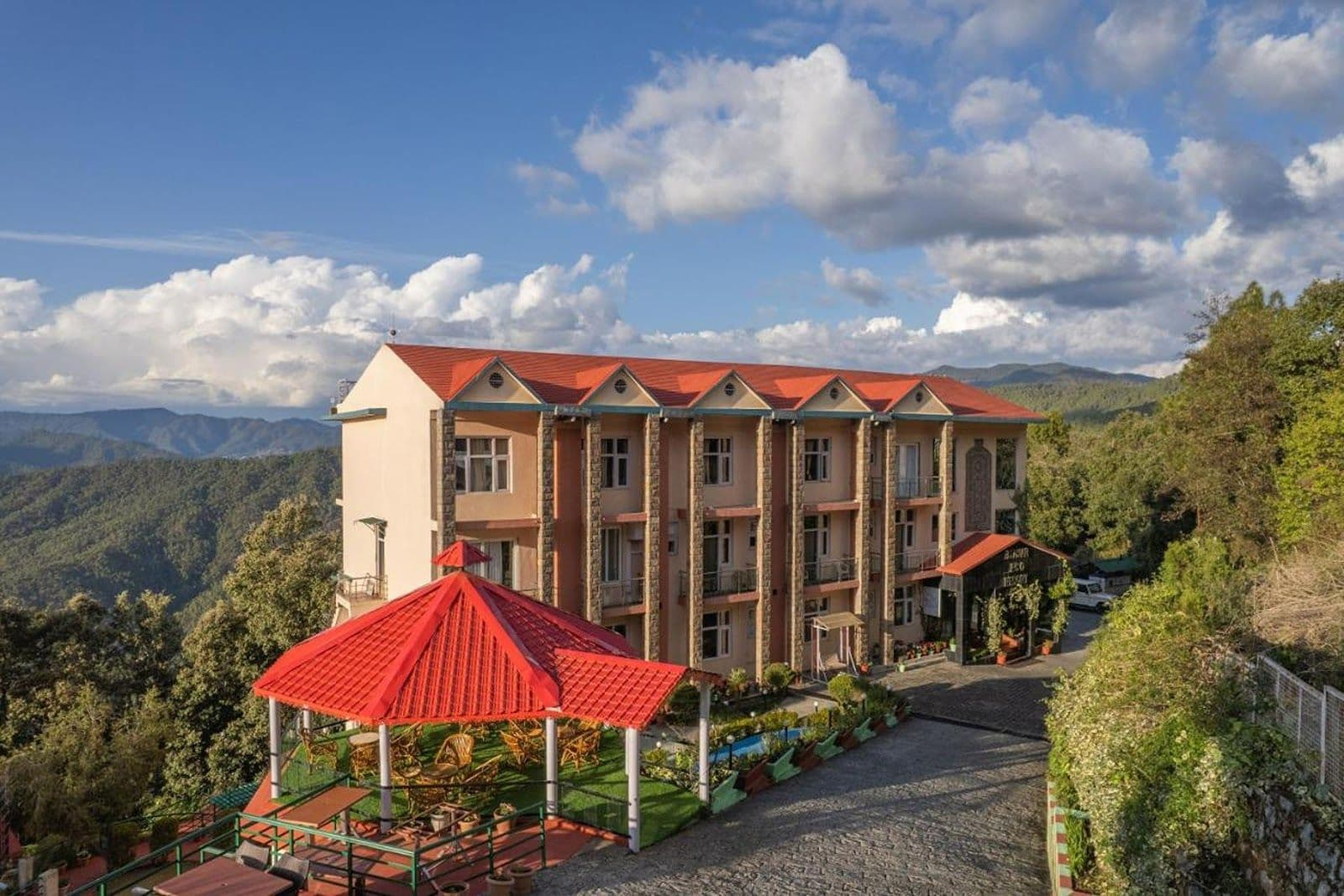 Panchachuli View Homestay w/ Home Meals in Matena, Uttarakhand 1