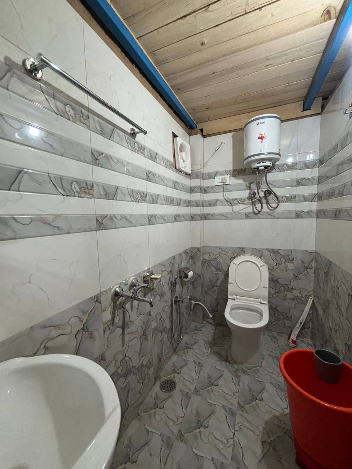 House w/ Mountain Views & Bonfire, HP - Halgarh, HP photo 4