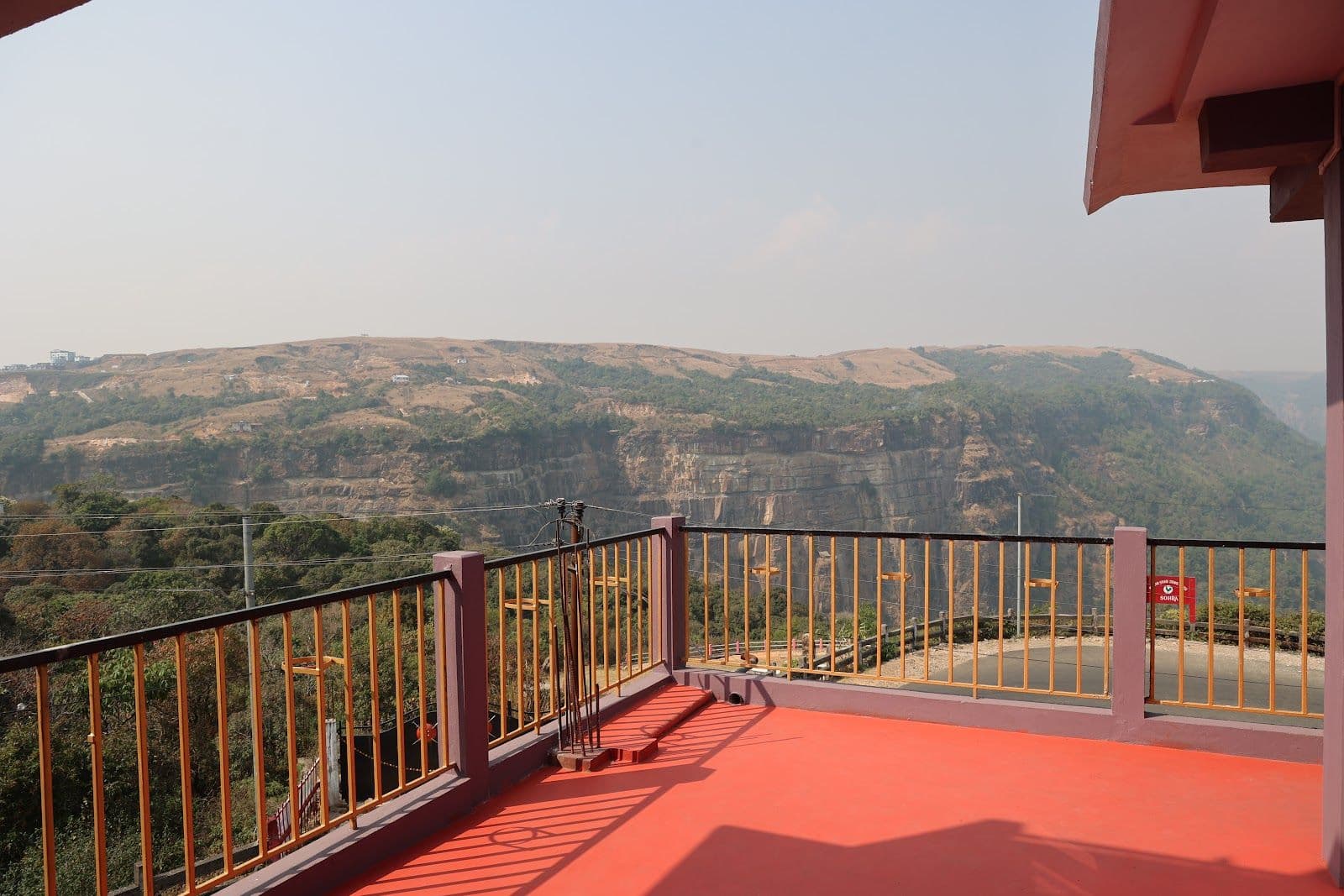 Breathtaking Valley Views • Cozy, Central in Cherrapunji 1