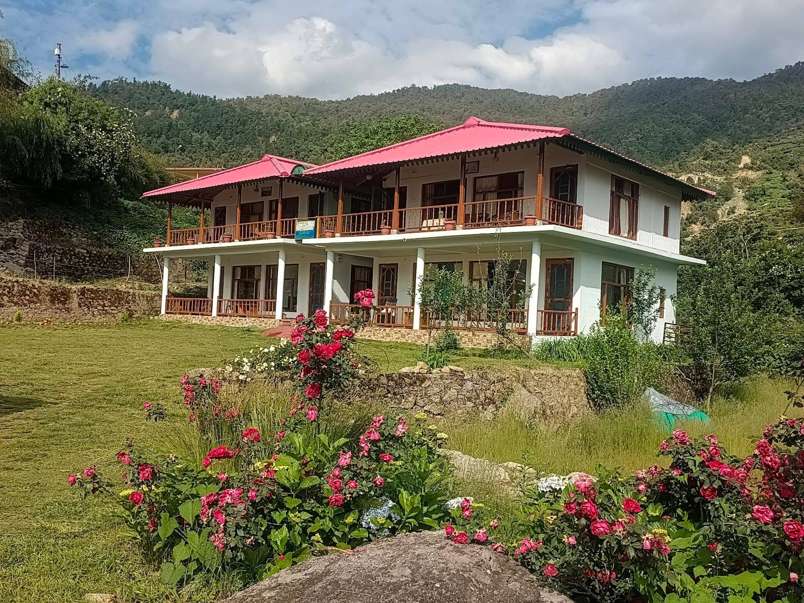 Mountain Homestay w/ Home Meals & Treks, UT - Dharali