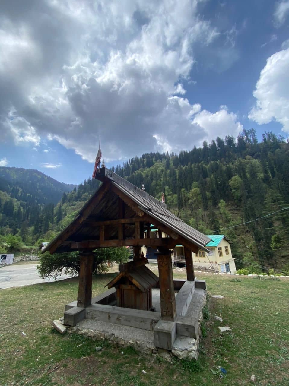 Homestay w/ Home Meals & Hiking Trails, HP - Jibhi, HP