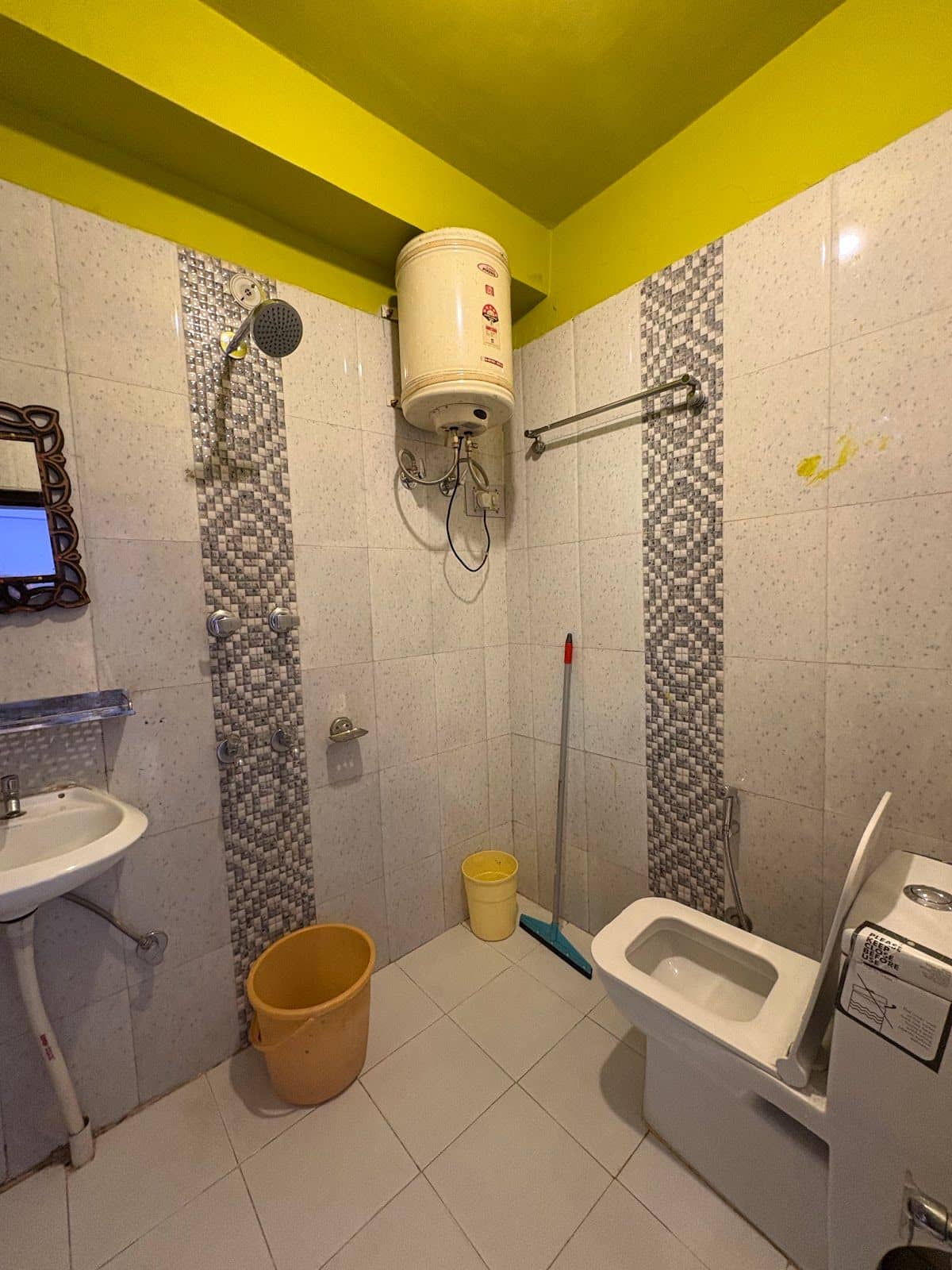 Mountain View Homestay w/ Heaters & Geyser, HP - Kasol, HP photo 4