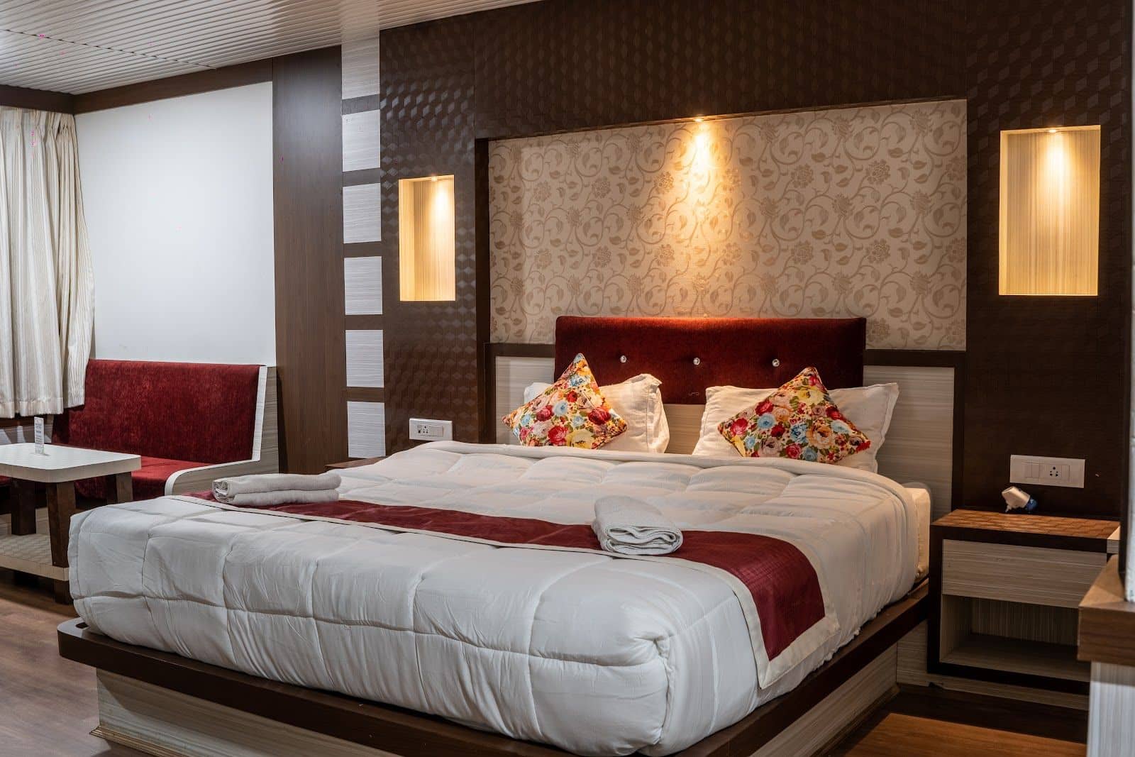 Balcony Kanchenjunga View Resort w/ Bonfire, SK - Kaluk, Sikkim photo 5