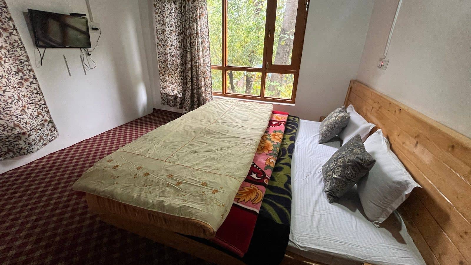 Family Homestay w/ Local History & Meals, J&K - Jammu and Kashmir, Pahalgam