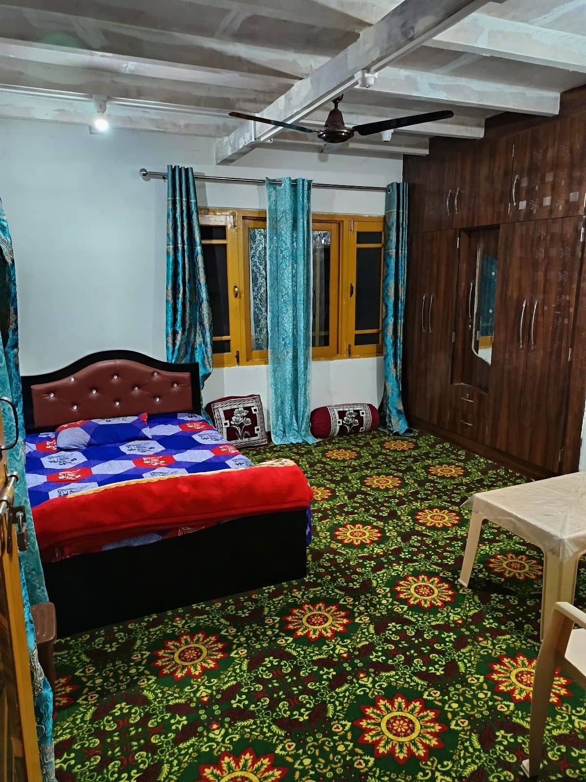 Clean Homestay w/ Polite Staff, J&K - Teetwal, J&K photo 3