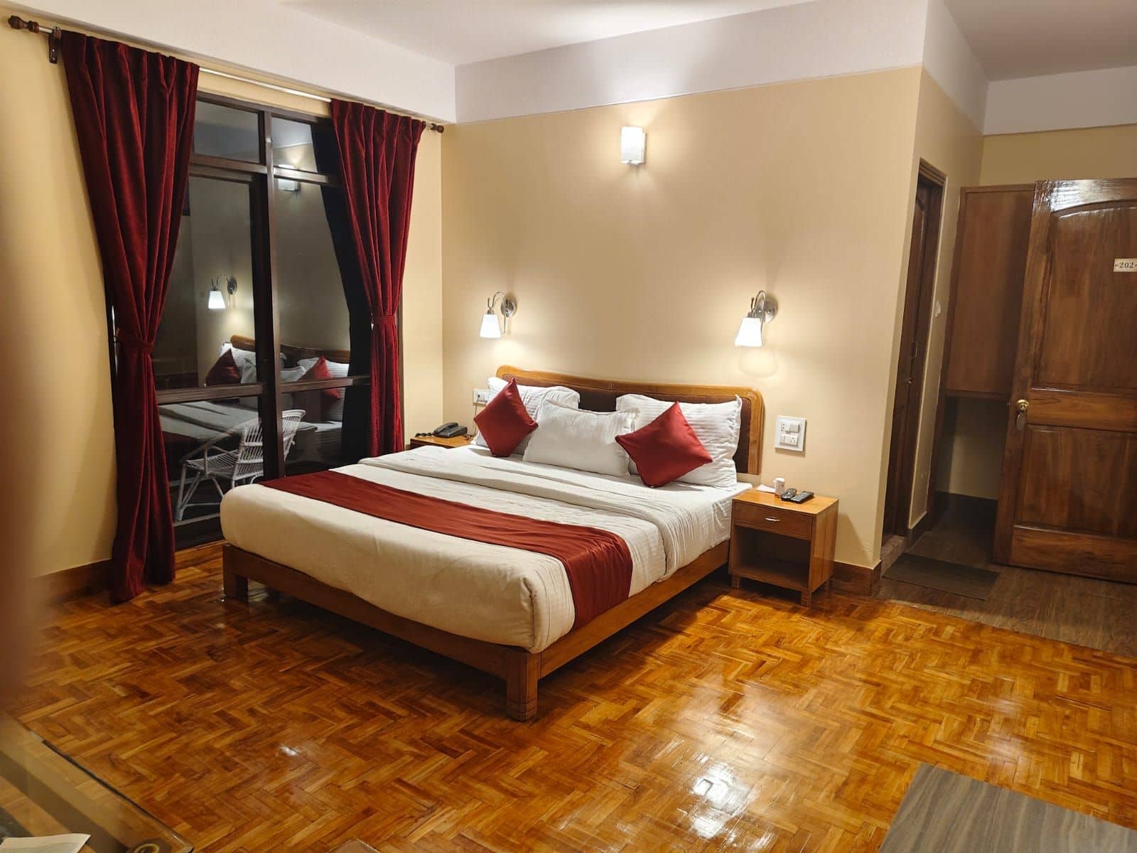 Homestay w/ Kanchenjunga Views & Home Meals, WB - West Bengal photo 3