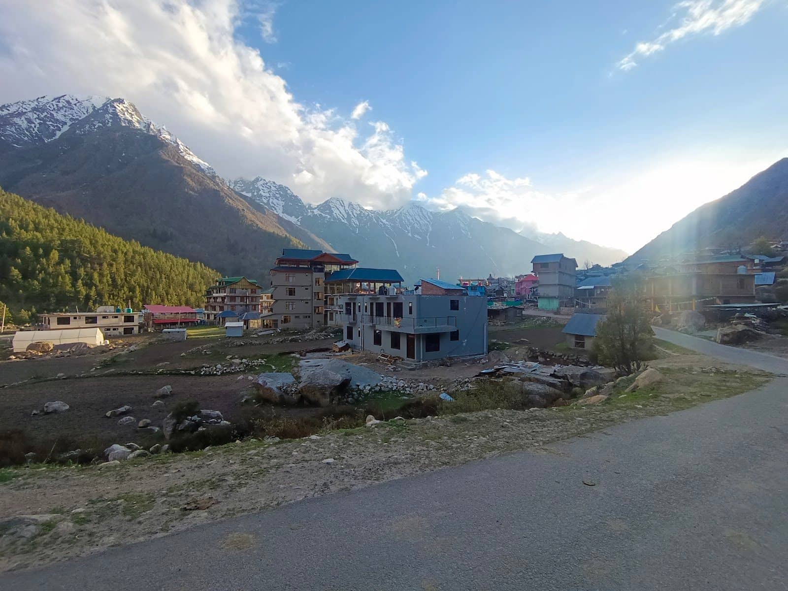 Peaceful Homestay w/ Delicious Home Meals, HP - RR Homestay Chitkul