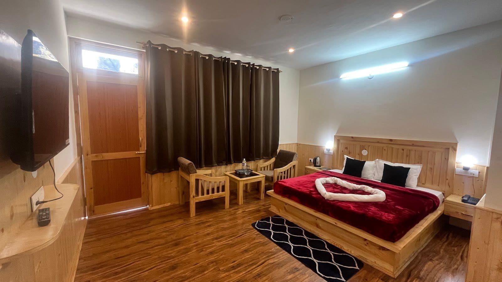 Mountain Homestay w/ Valley Views & Meals, HP in Sissu, HP 2