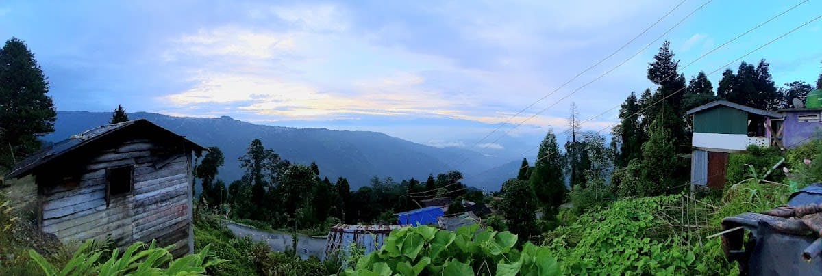 Charming Hillside Retreat w/ yum meals in Bengal 8