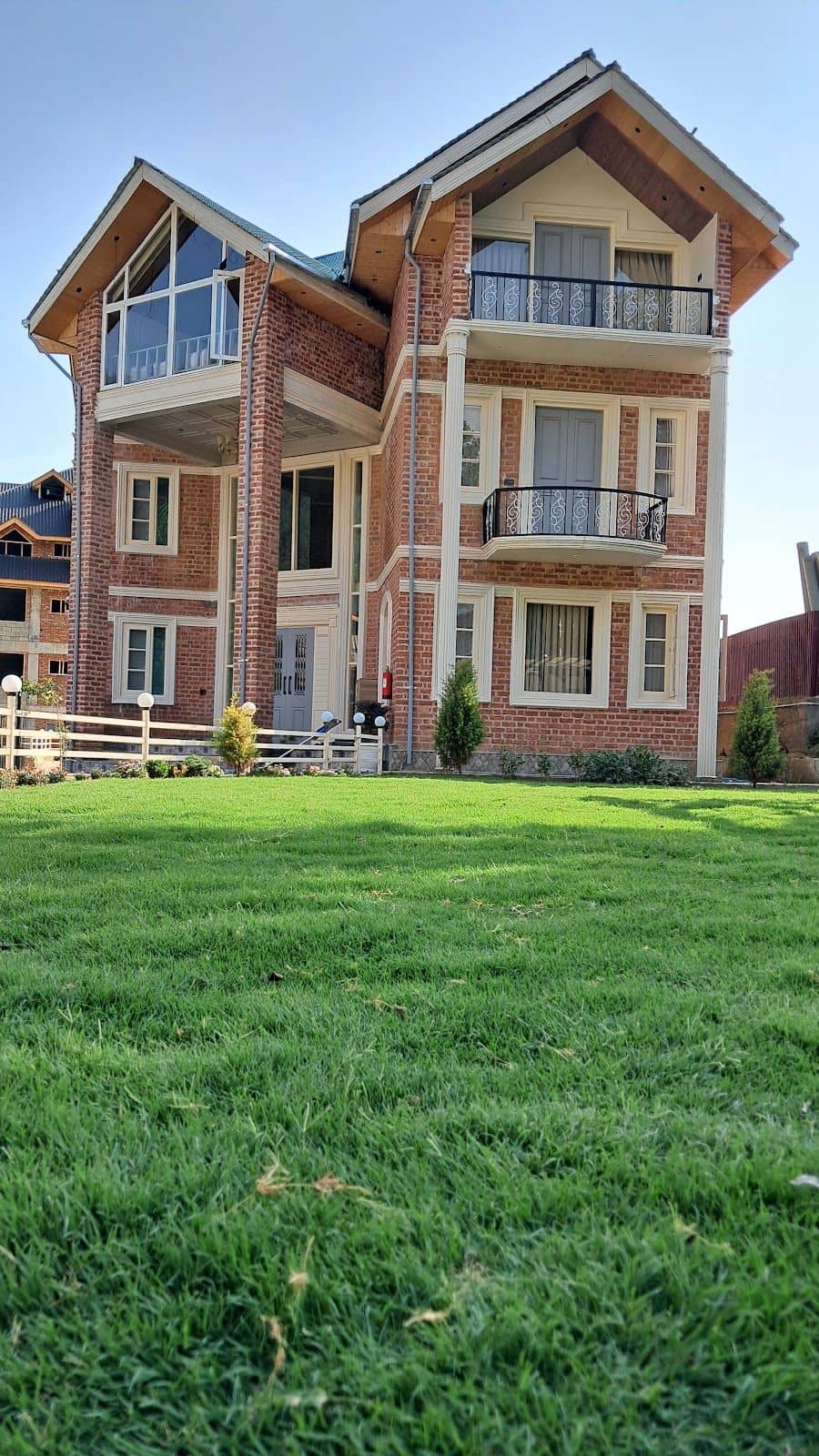 Premium Villa w/ Home Meals & Comfort, JK - Pahalgam, JK