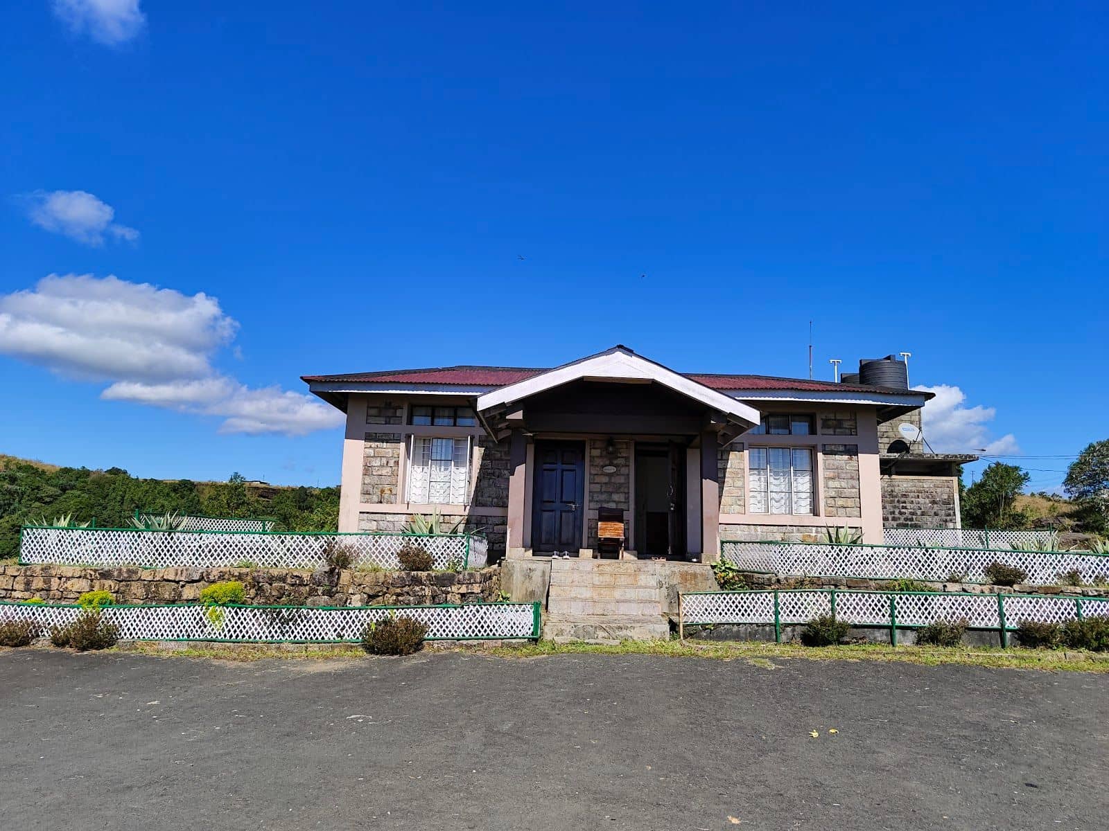 Breathtaking Cliffside Haven with Panoramic Views - Cherrapunjee photo 4