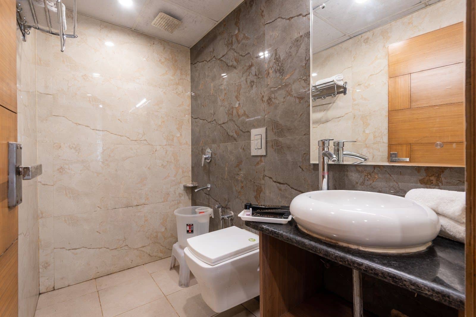 Uphill Homestay w/ Valley Views & Meals, UK - Uttarakhand Mussoorie photo 5