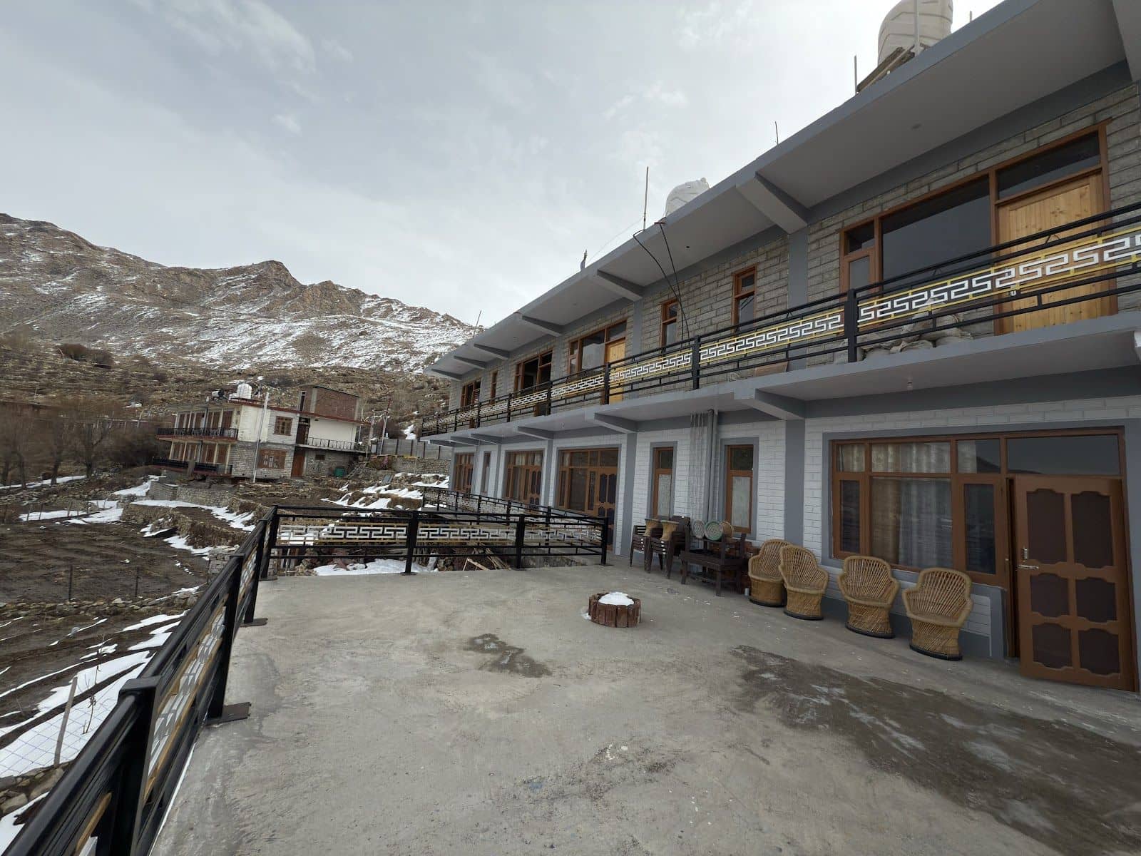 Warm Homestay w/ Home Meals & Views, HP - Nako, HP