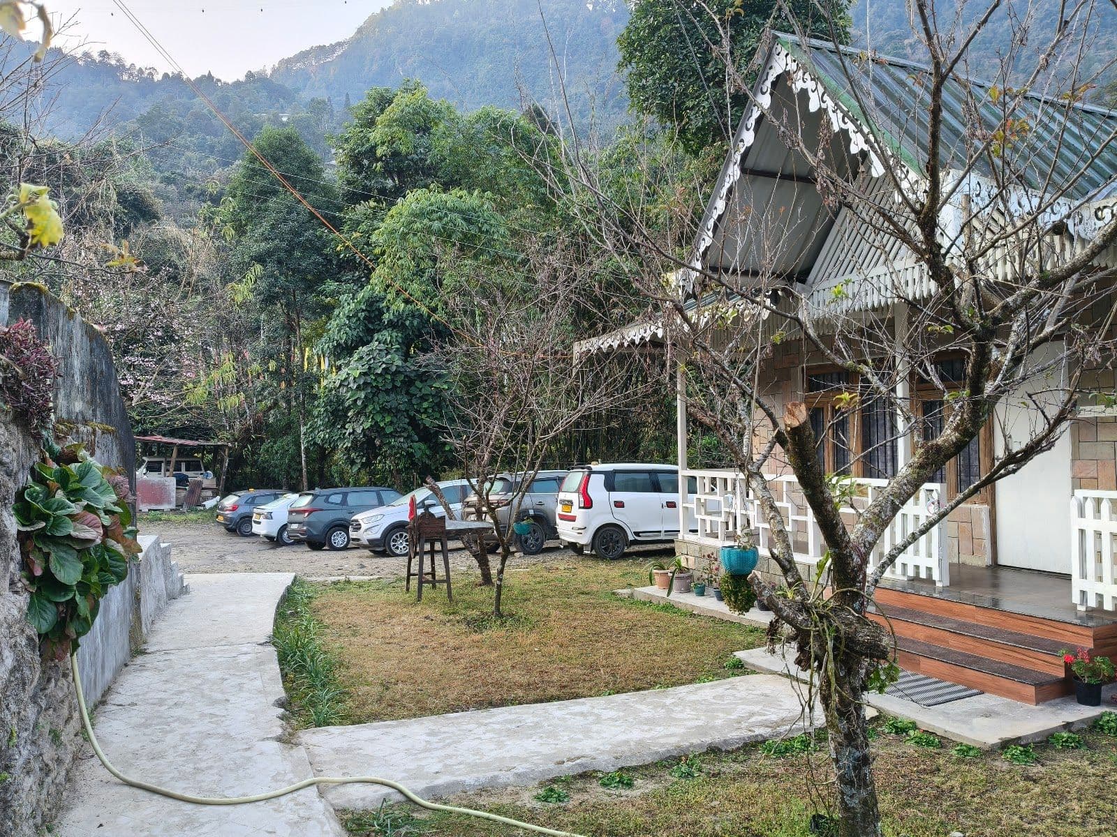 Kanchenjunga Views, Farmstay w/ Organic Food in Yuksom 8