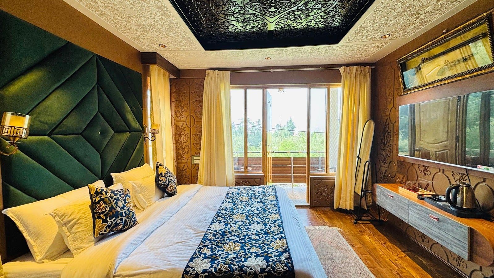 Cottage w/ Mountain Views & Home Meals, Kashmir in Tangmarg, Kashmir 2