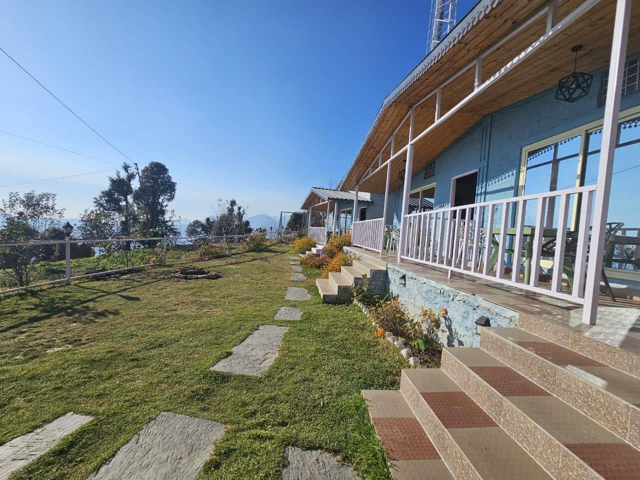 Cottage w/ Balcony Views & Greenery, UT - Uttarakhand
