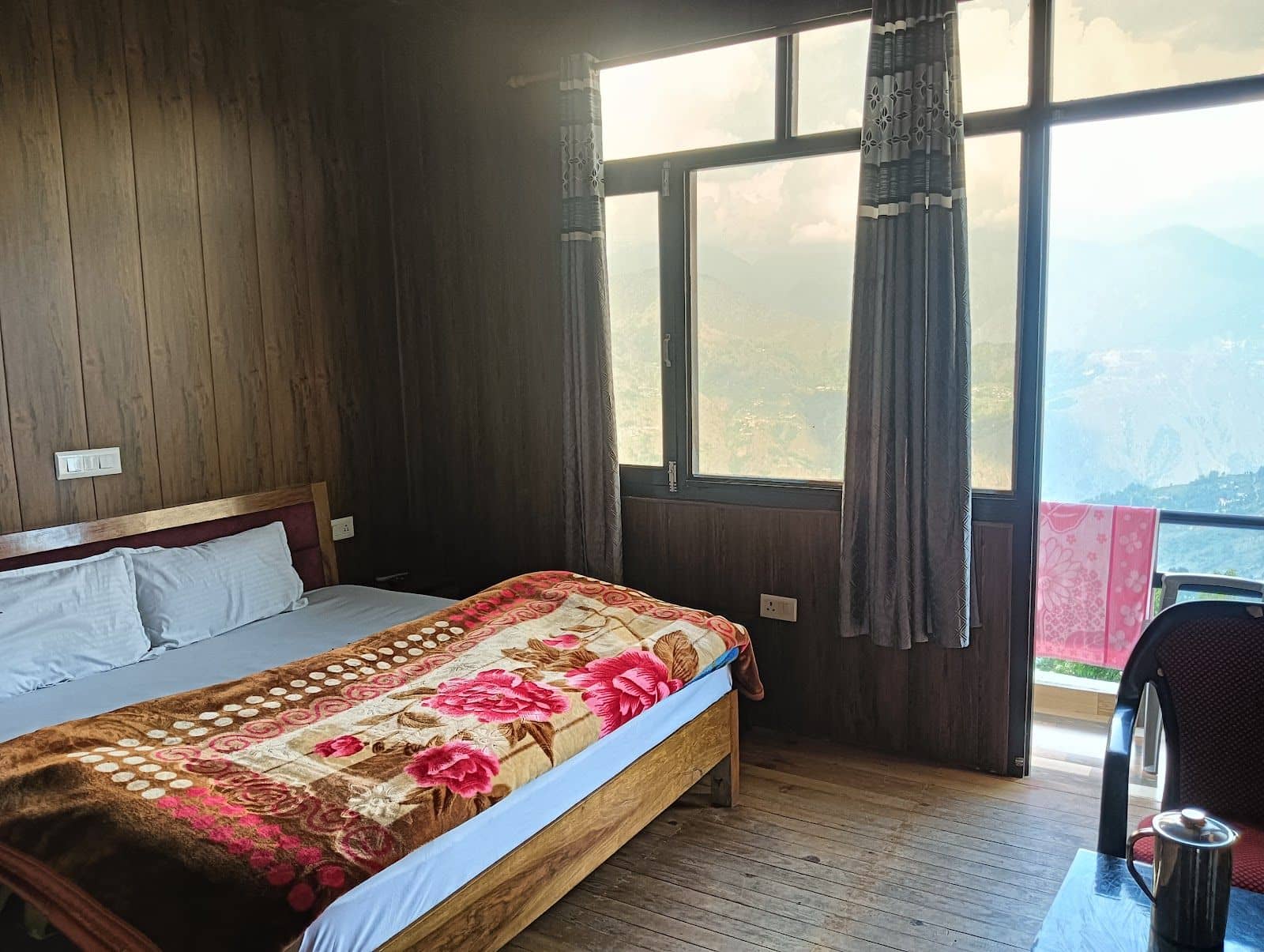 Panchachuli View Homestay w/ Home Meals - Munsyari, Uttarakhand photo 4