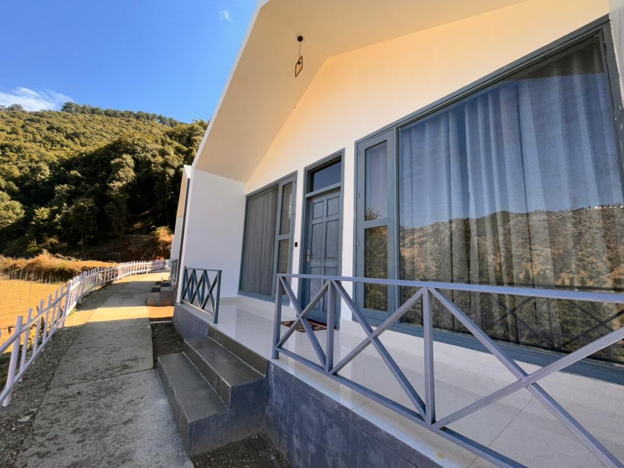 Hilltop Homestay w/ Mountain Views & Meals in Chakrata, Uttarakhand 1