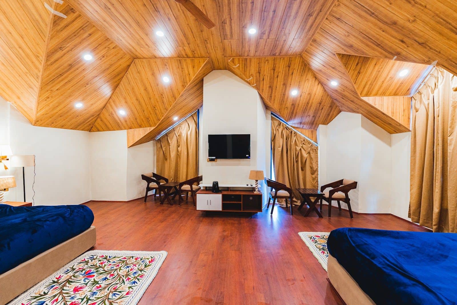 Cottage w/ Hospitality, Kashmir - Tangmarg, Kashmir photo 5