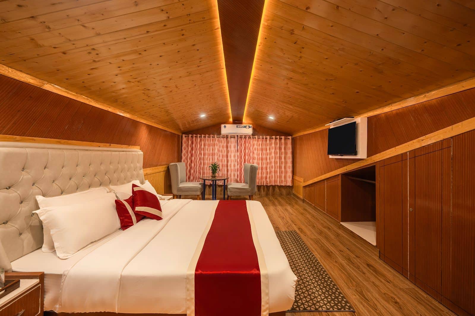 Executive Homestay w/ Valley Views & Meals, HP - Himachal Pradesh photo 5