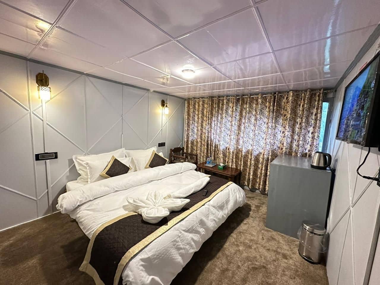 Riverside Cottage w/ Mountain Views, J&K - Jammu and Kashmir photo 3