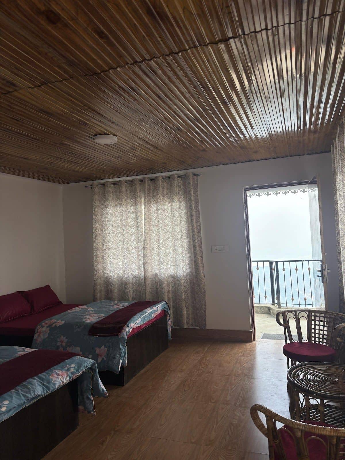 Kurseong Homestay: Sunrise Views & Homely Food - Kurseong photo 5