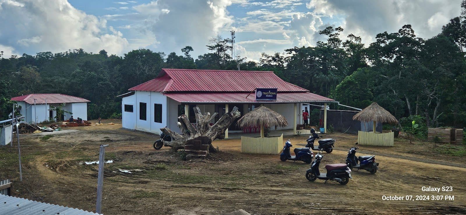 Homely Hill View Stay: Unbelievable Views in Unakoti 1