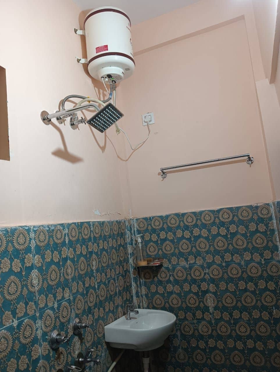 Homestay w/ Kartik Swami Trek Access, Uttarakhand - Kanakchonry, Uttarakhand photo 4