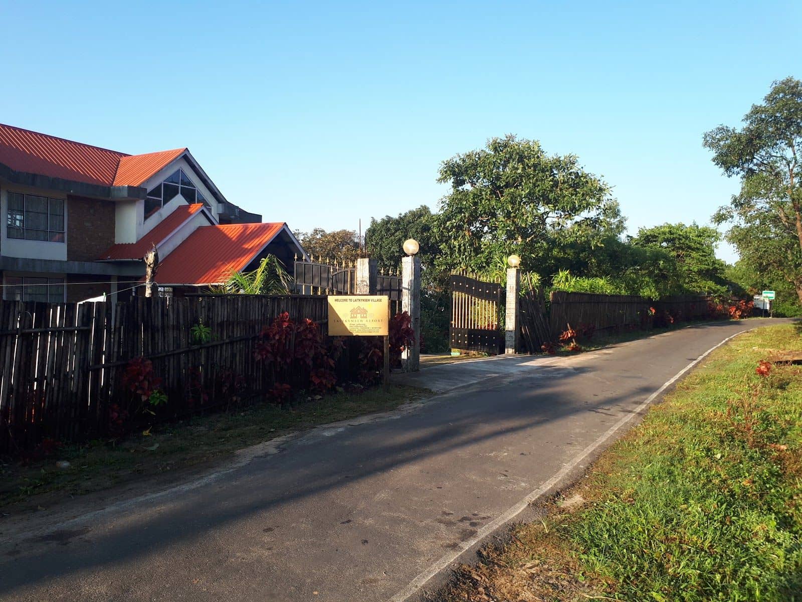 Scenic Balcony Views, Cozy Rooms – Meghalaya - Mawsynram