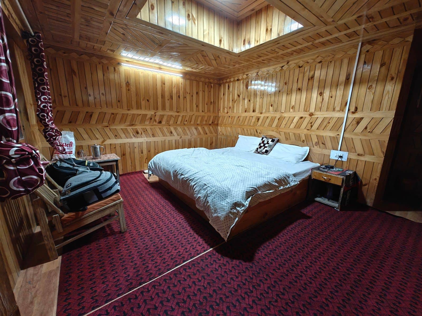 Hilltop Homestay w/ Home Meals & Views, HP - Narkanda, HP photo 3