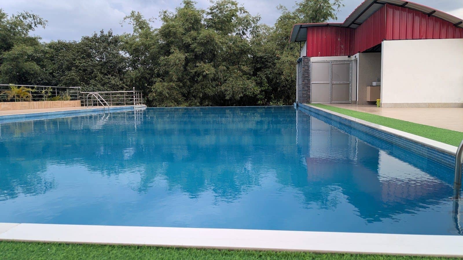 Boutique Stay w/ Top Service & Infinity Pool, Assam - Assam photo 4