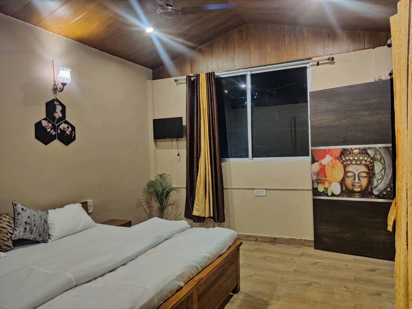 LAKE AND WOOD RESORT in Dungsil Malla 2