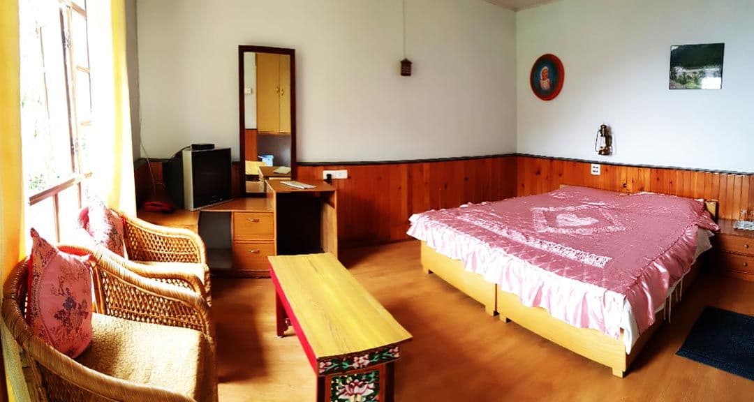 Kanchenjunga View Homestay w/ Eco Vibe in Kaluk, Sikkim 2