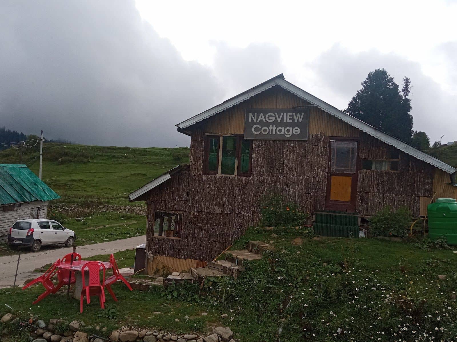 Golf Course Cottage w/ Home Meals & Heaters, J&K - Gulmarg, J&K