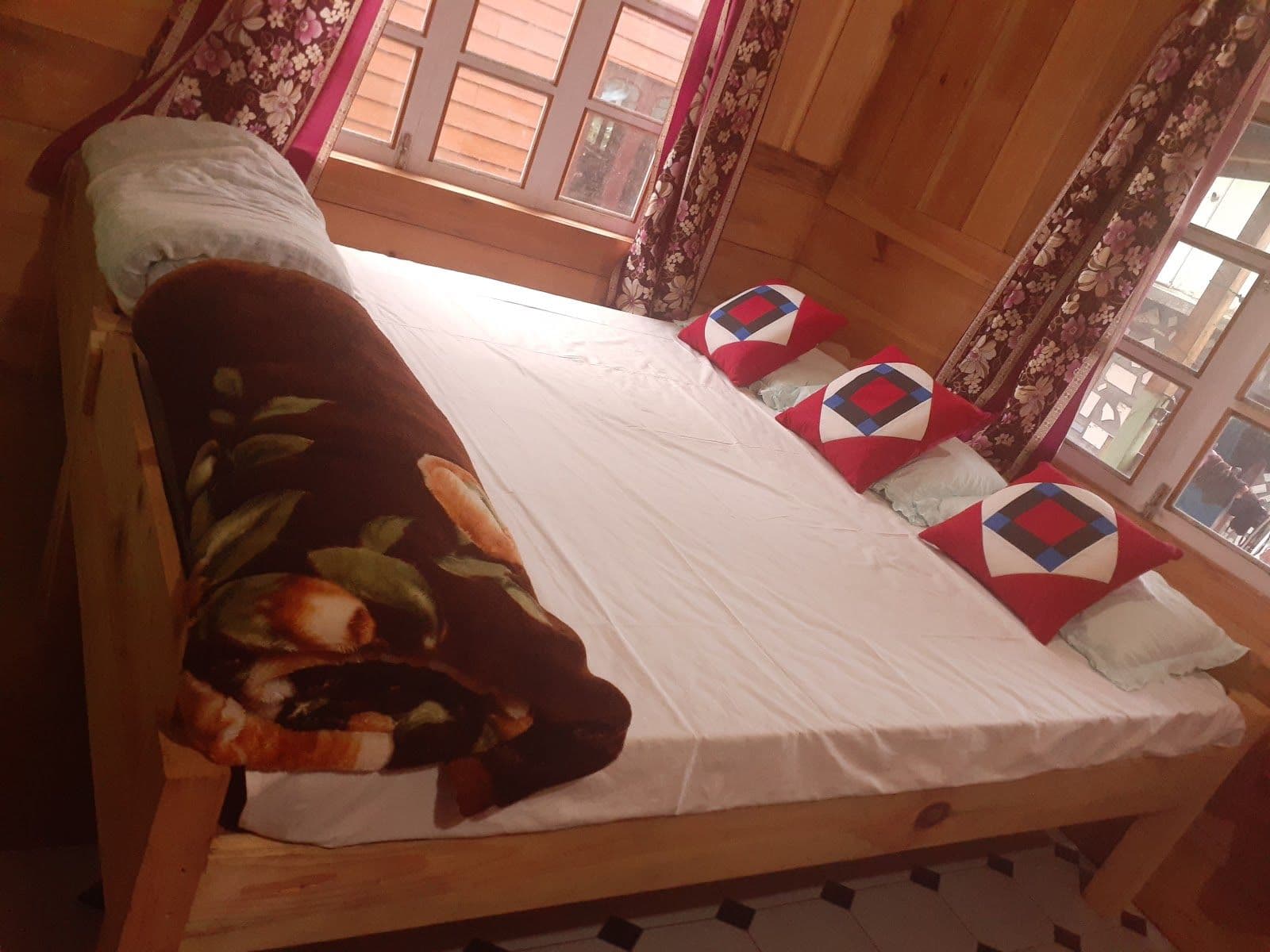 Memba Tribe Wooden Home w/ Hot Water & Permits, AP in Arunachal Pradesh, Mechuka 8