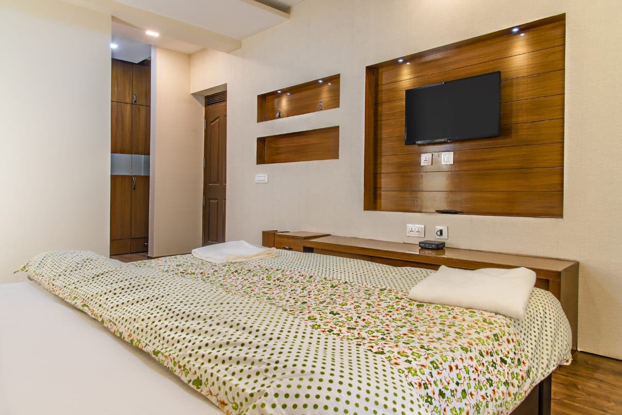 Mountain View Homestay w/ Tasty Home Meals, HP in Himachal Pradesh 8