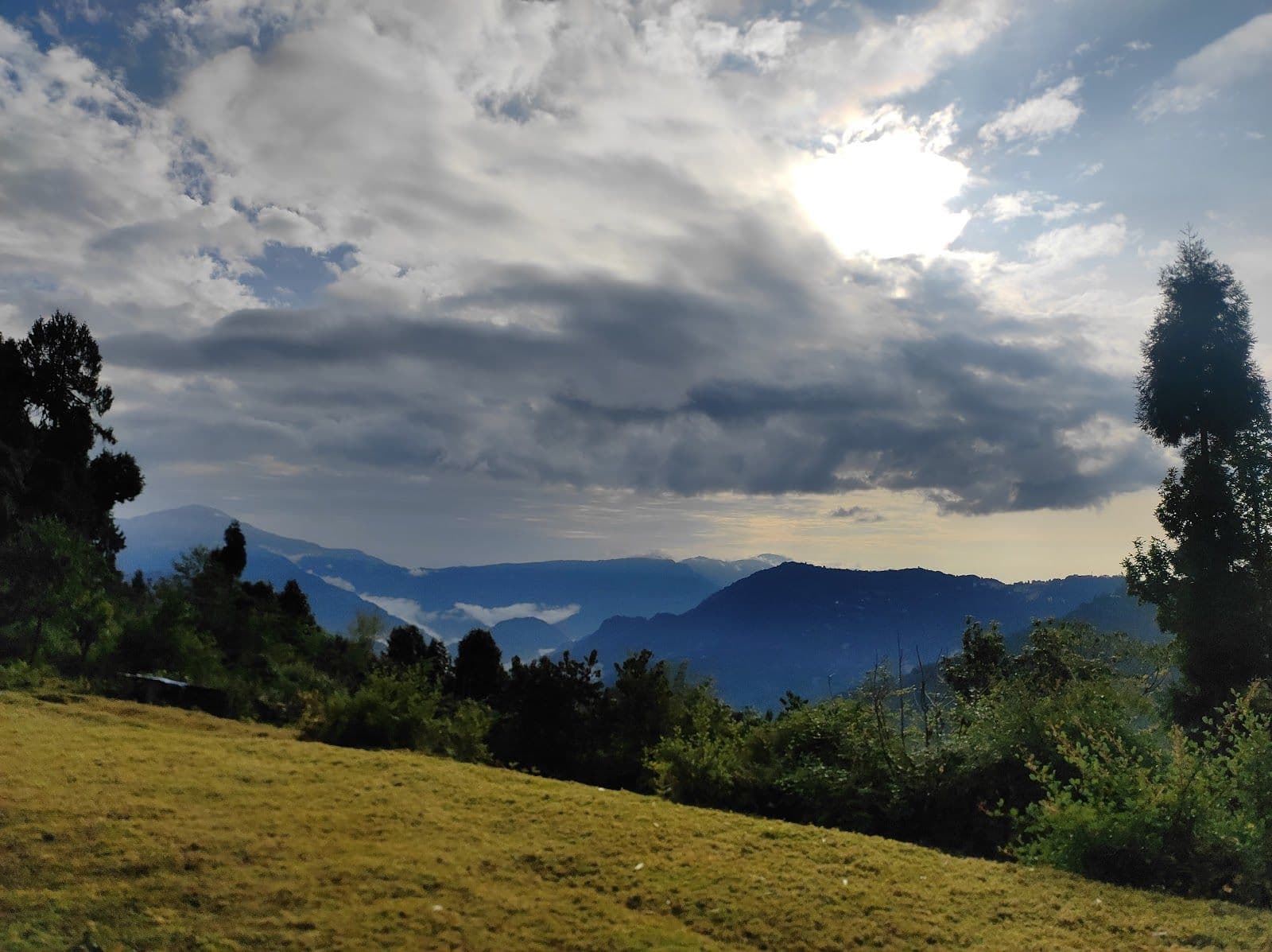 Serene Hilltop Haven in Sikkim 8